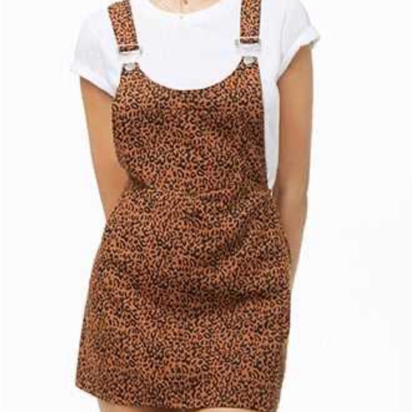 Leopard overalls dress by Forever 21 is NWT. Size Large - Picture 2 of 13